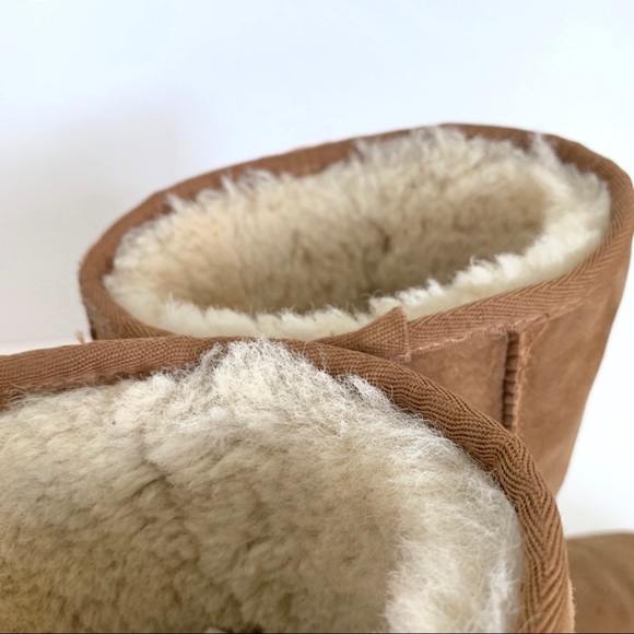 TALL CHESTNUT UGGS SIZE 7 - Picture 2 of 6